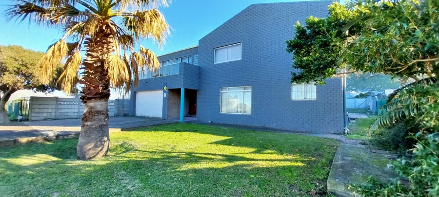 5 Bedroom Property for Sale in Bettys Bay Western Cape